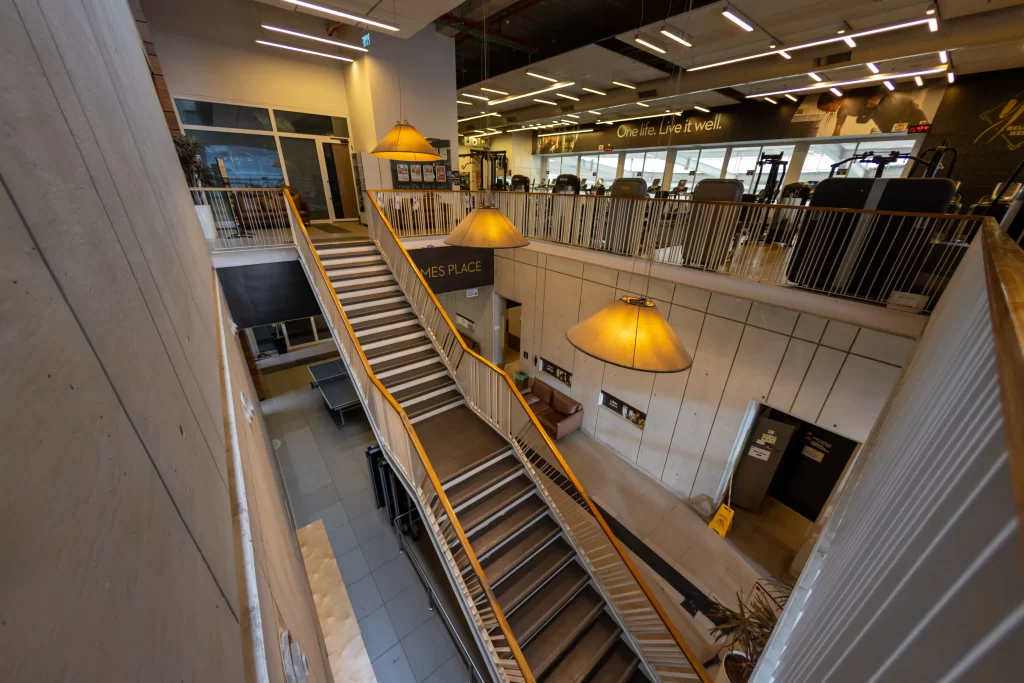 מרכז הספורט ראש העין (הולמס פלייס)